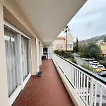 B052-Bel Appartement Spacieux Grand Balcon Et Garage