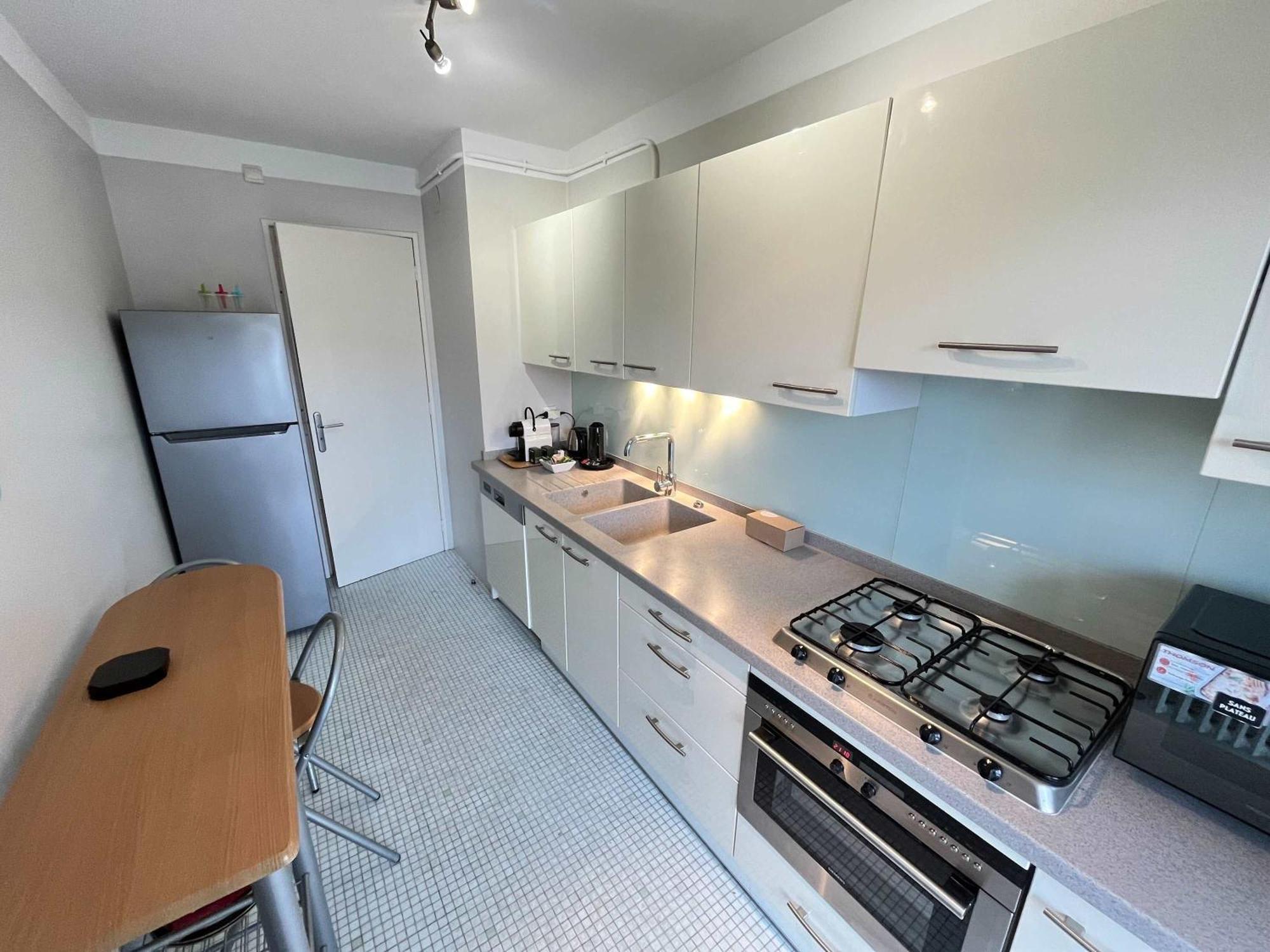 B052-bel Spacieux Grand Balcon Et Garage Apartamento Cannes