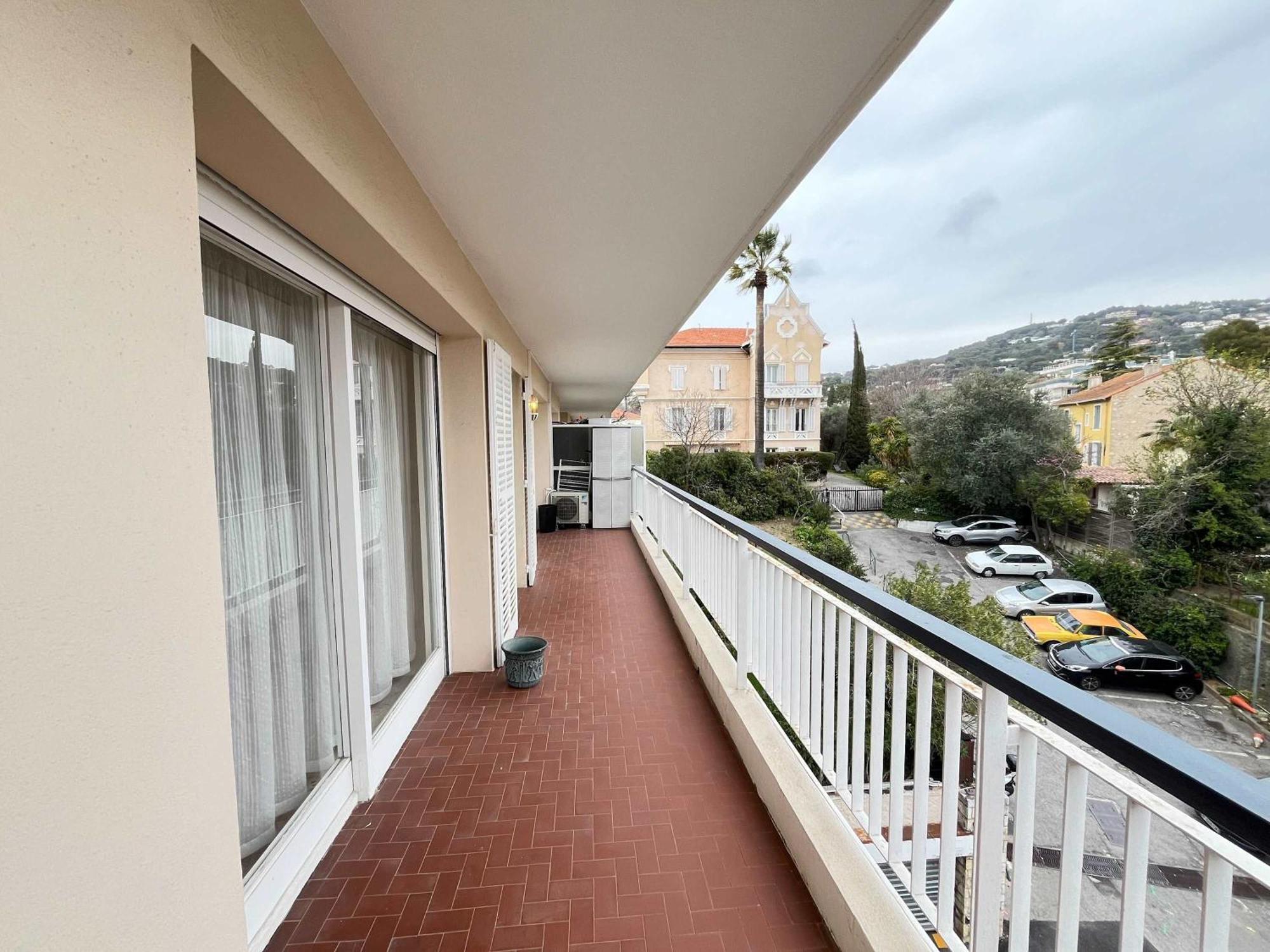 Apartamento B052-bel Spacieux Grand Balcon Et Garage